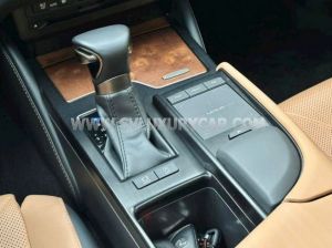 Xe Lexus ES 250 2022