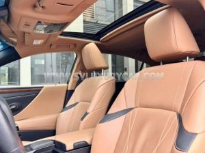 Xe Lexus ES 250 2022