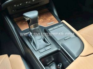 Xe Lexus ES 250 2022