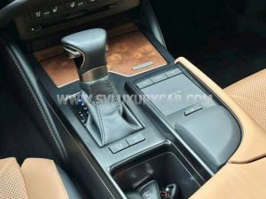 Xe Lexus ES 250 2022